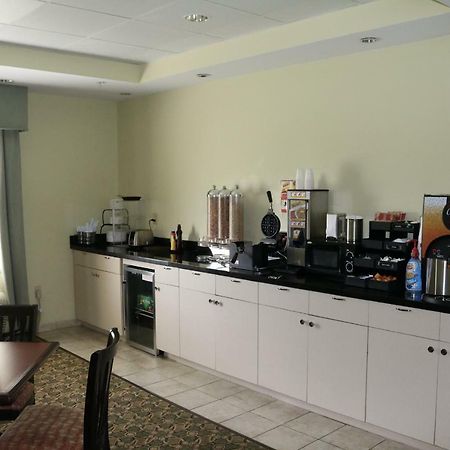 Ambassador Inn & Suites Тъскалуса Екстериор снимка