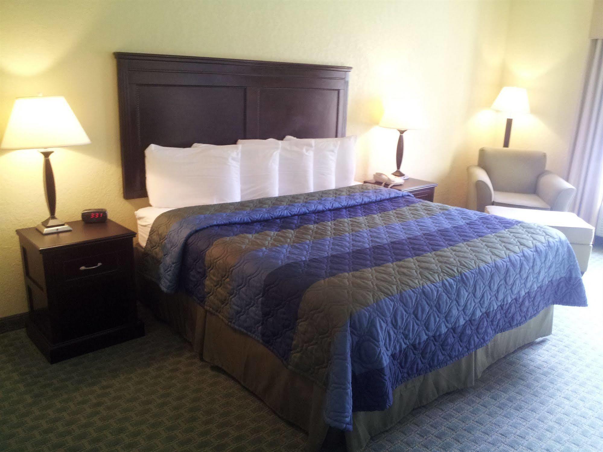 Ambassador Inn & Suites Тъскалуса Екстериор снимка