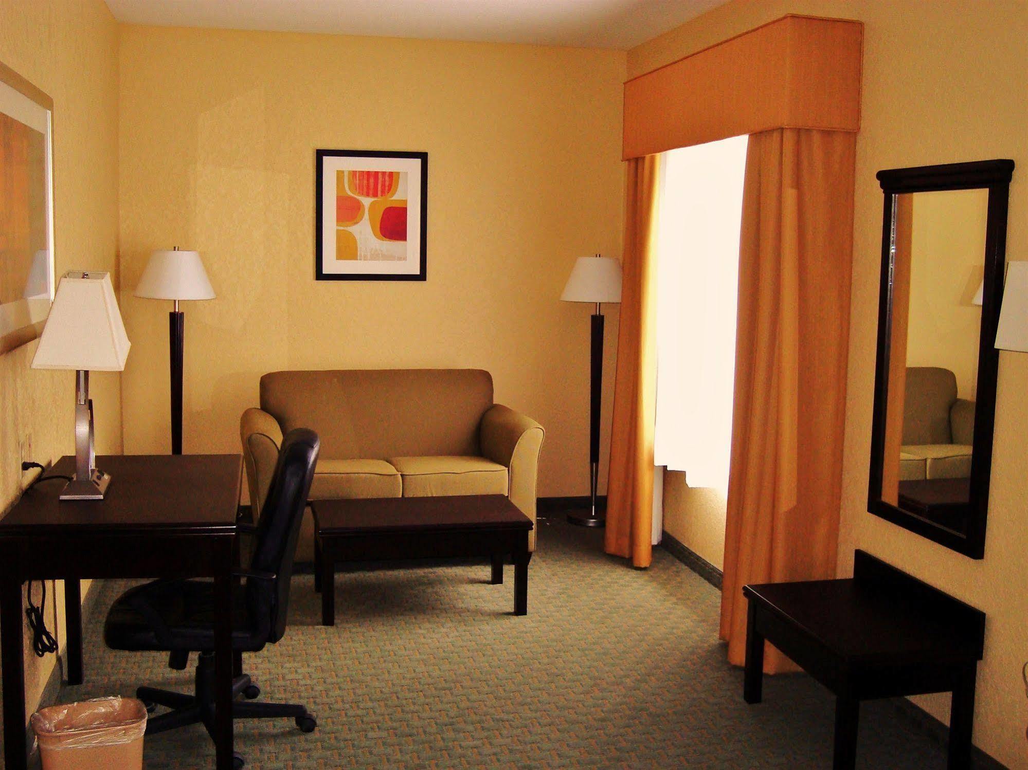 Ambassador Inn & Suites Тъскалуса Екстериор снимка