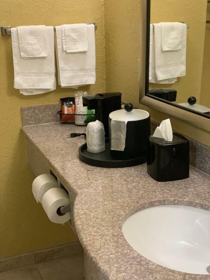 Ambassador Inn & Suites Тъскалуса Екстериор снимка