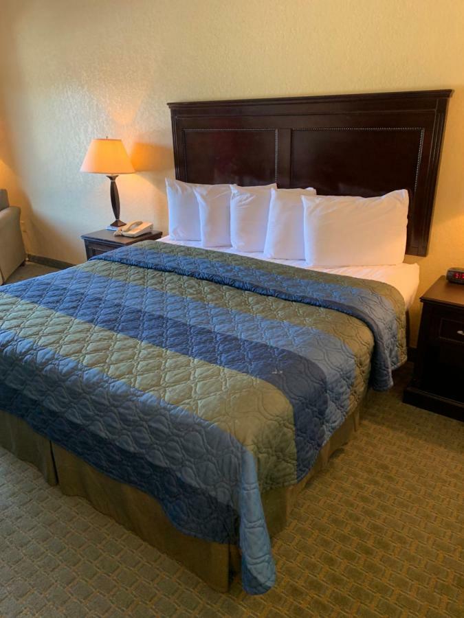 Ambassador Inn & Suites Тъскалуса Екстериор снимка